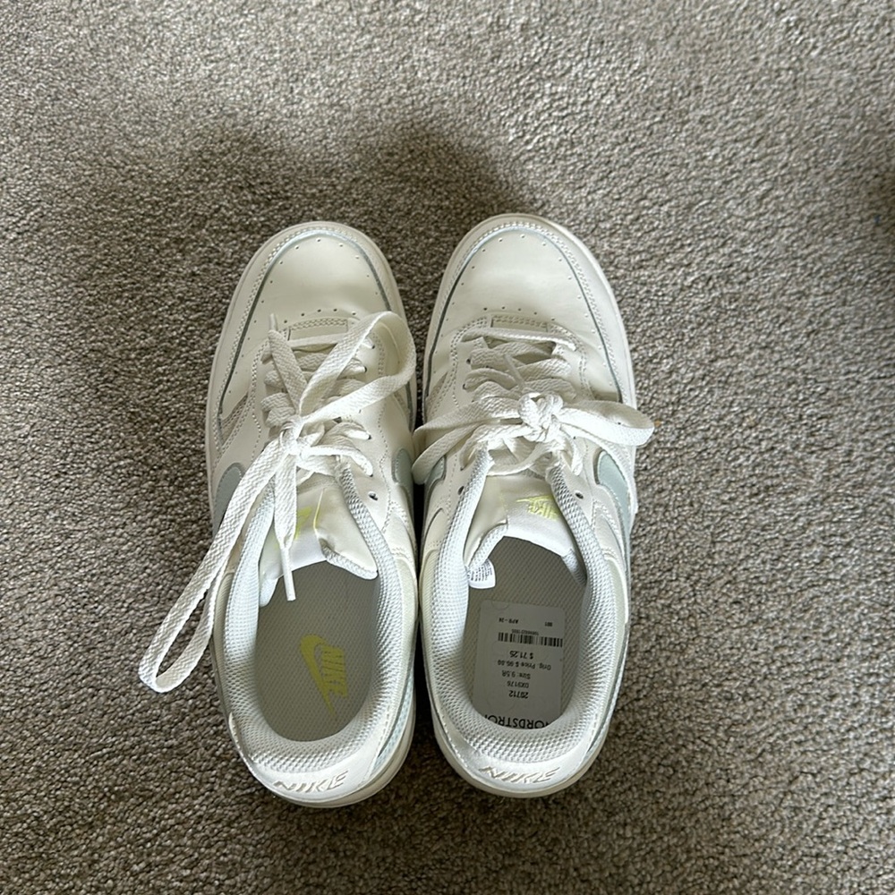 Nike GUC white and blue sneakers size 9.5
